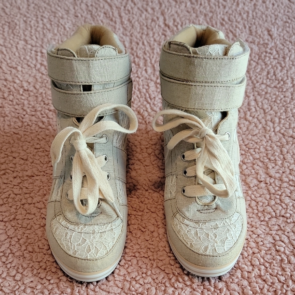 Jellypop Cream High-Top Sneakers with Velcro